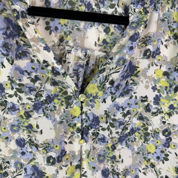 Maurices Womens Plus size Floral Blouse size 1X - Picture 3 of 6